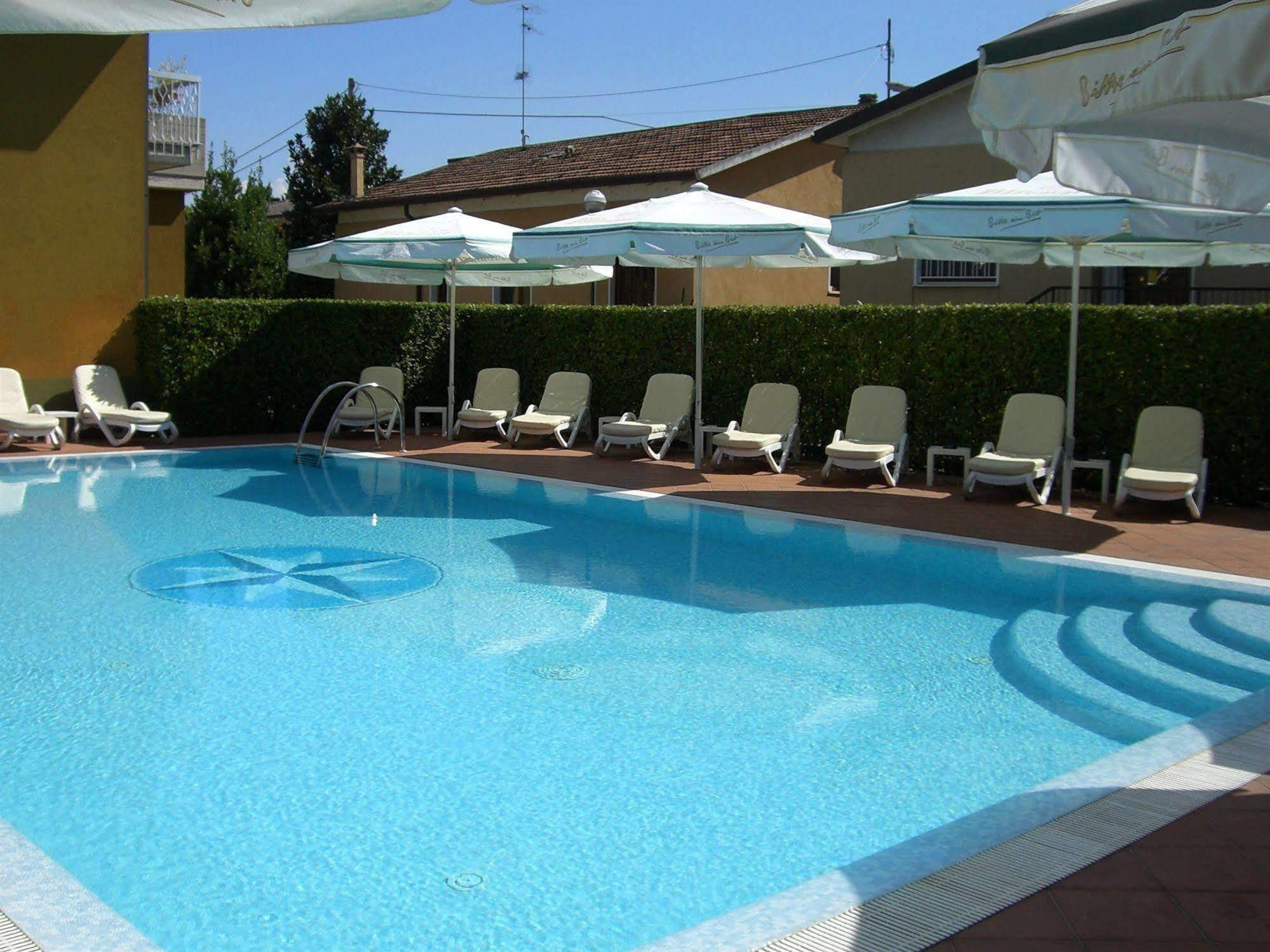 פסקיארה דל גארדה Albergo Ristorante Papa מראה חיצוני תמונה