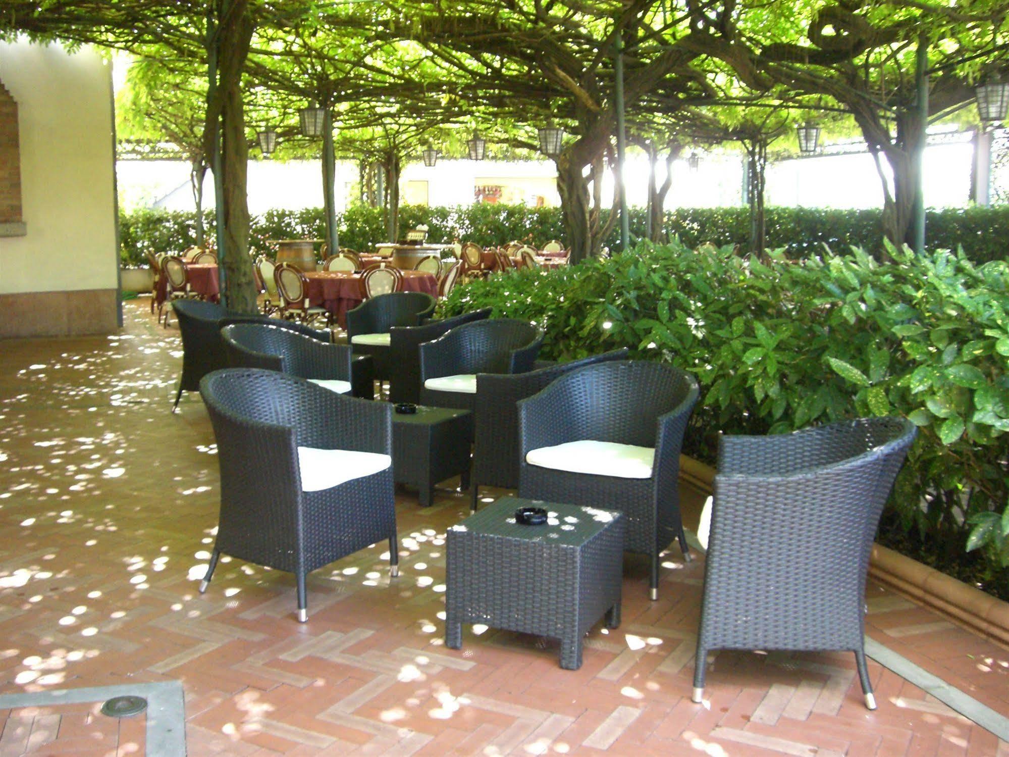 פסקיארה דל גארדה Albergo Ristorante Papa מראה חיצוני תמונה